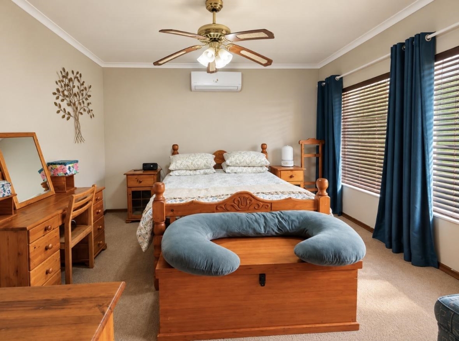 4 Bedroom Property for Sale in Pellissier Free State